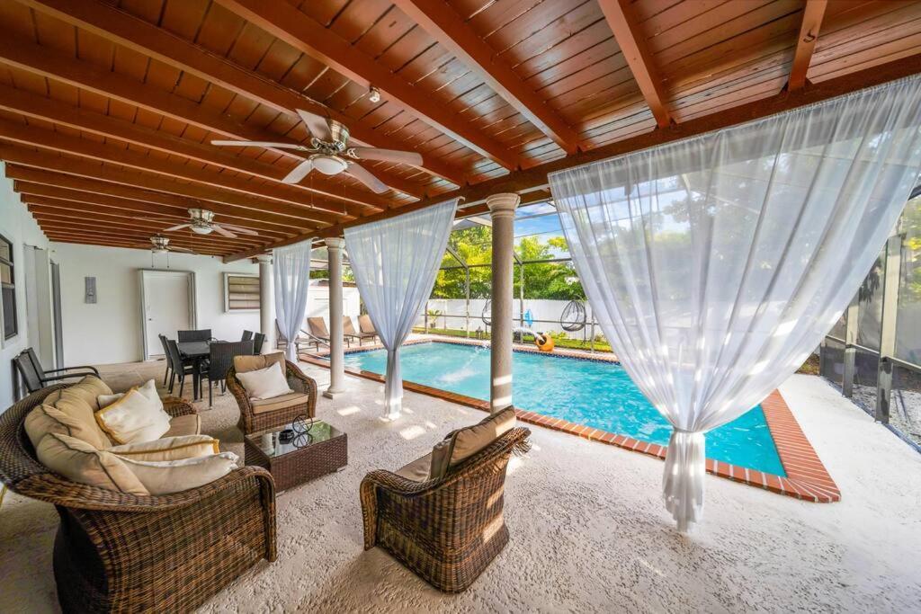 Luxurious Miami Vacation Home With Pool 5Br Suites Катлер-Бей Экстерьер фото